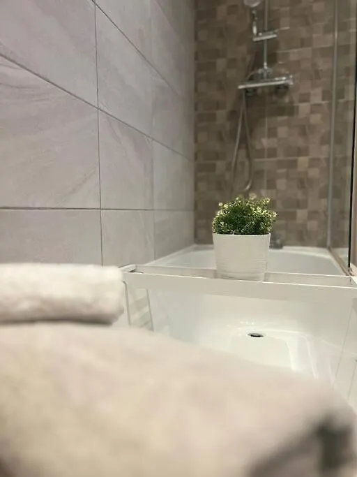 Hu1 Hull City Centre Modern Apartment Wifi Bath H9 Kingston upon Hull United Kingdom